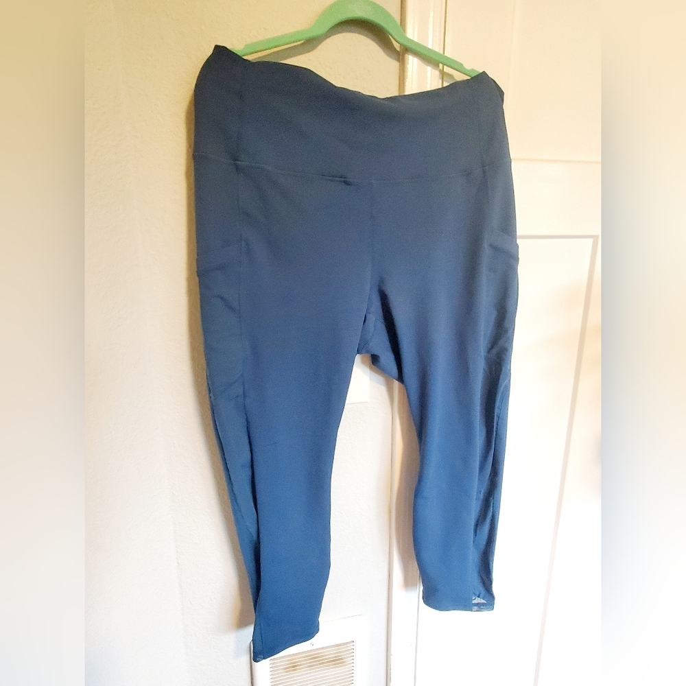 Fabletics 7/8 Leggings With Mesh Panel